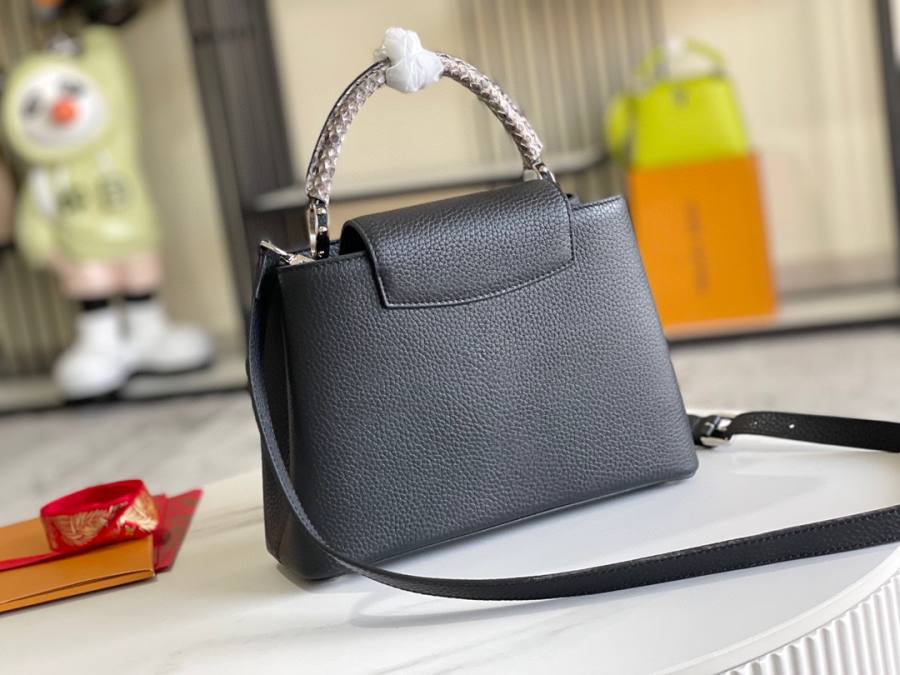 Louis Vuitton Capucines BB M92800 B74A