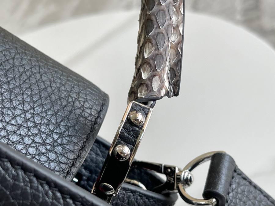 Louis Vuitton Capucines BB M92800 B74A