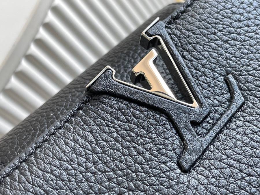 Louis Vuitton Capucines BB M92800 B74A