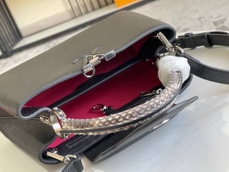 Louis Vuitton Capucines BB M92800 B74A