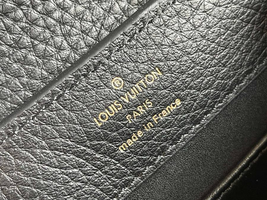Louis Vuitton Capucines Black 87CF