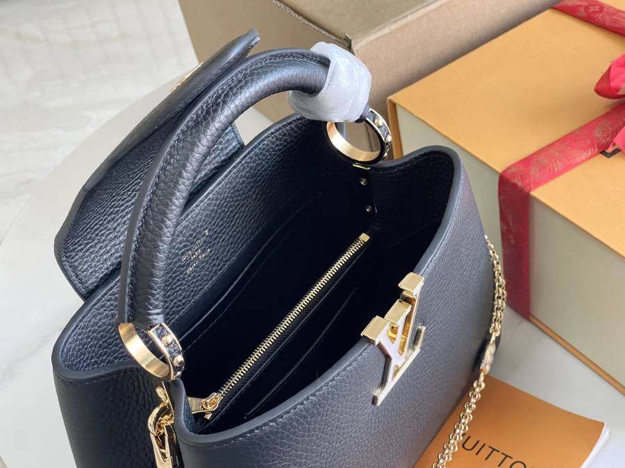 Louis Vuitton Capucines Black 9D41