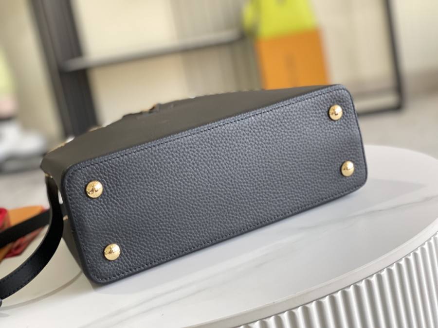 Louis Vuitton Capucines Black E5AE