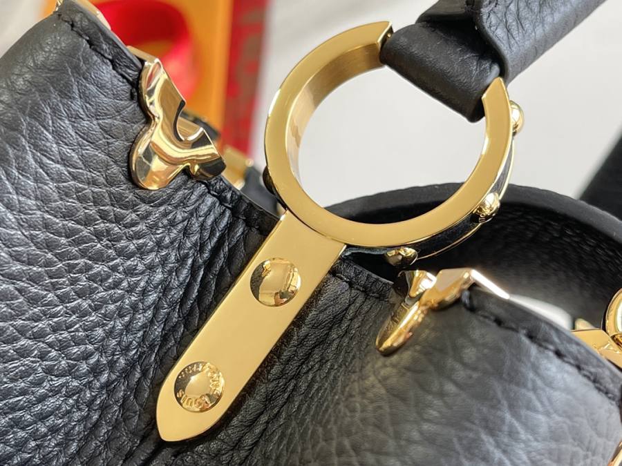Louis Vuitton Capucines Black E5AE