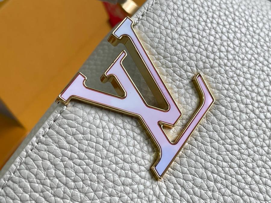 Louis Vuitton Capucines Cream F1C0