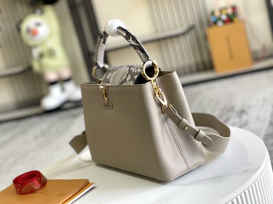 Louis Vuitton Capucines Elephant Grey 7778