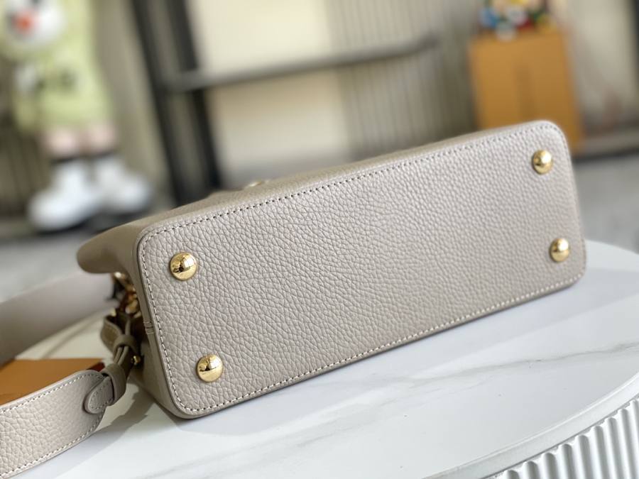 Louis Vuitton Capucines Elephant Grey 7778