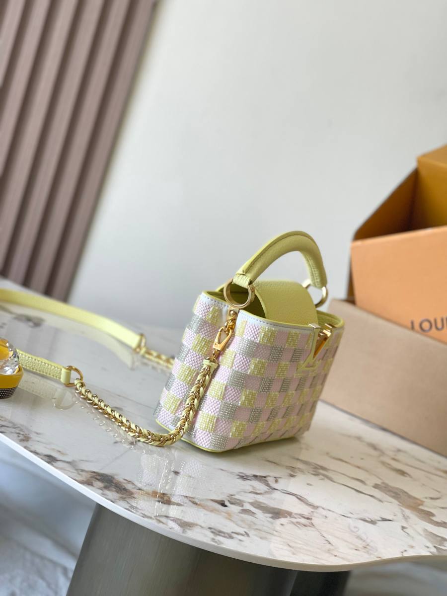 Louis Vuitton Capucines M24809 23E9