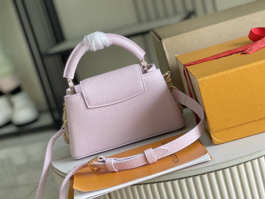 Louis Vuitton Capucines M29438 592D