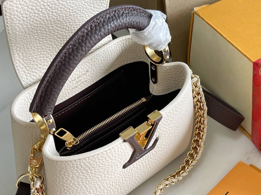 Louis Vuitton Capucines M29438 693A