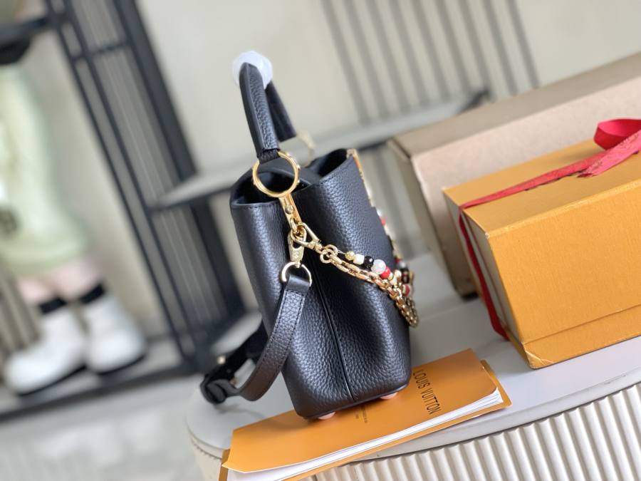 Louis Vuitton Capucines M29500 Black 302A