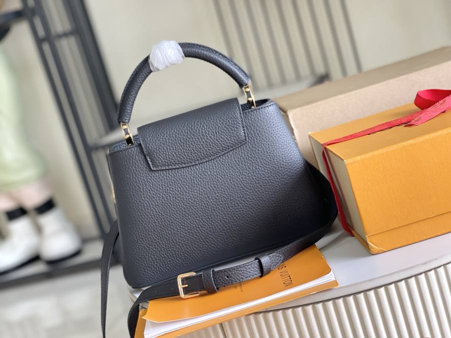 Louis Vuitton Capucines M29500 Black 302A
