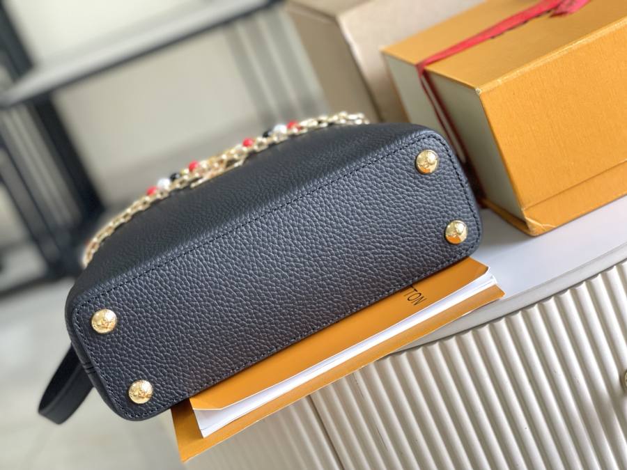 Louis Vuitton Capucines M29500 Black 302A
