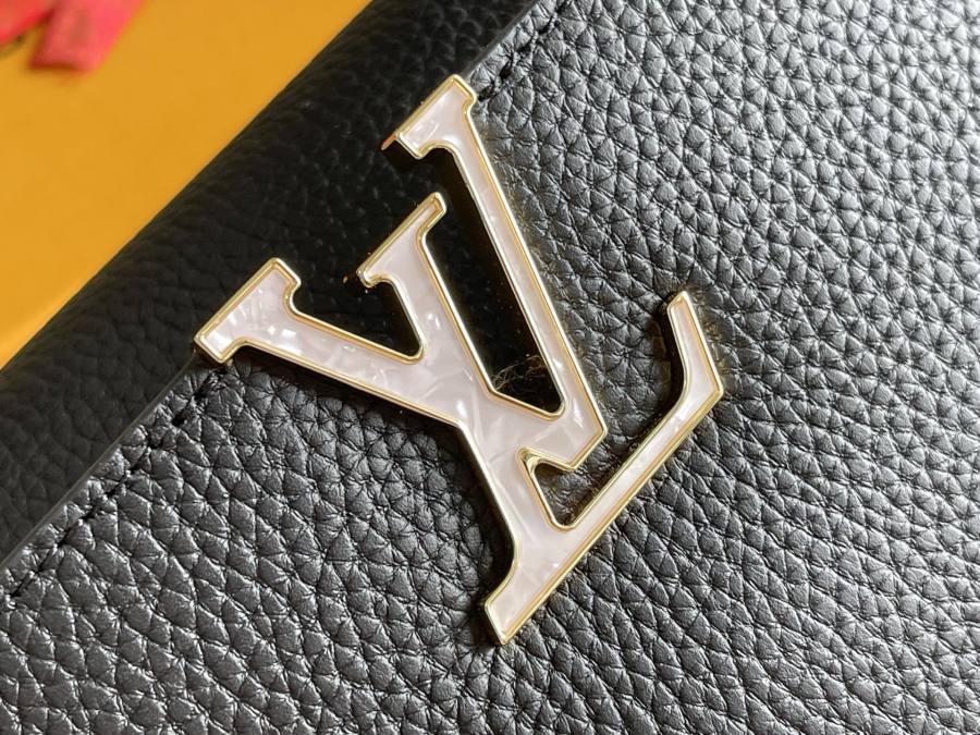Louis Vuitton Capucines M29500 Black 302A