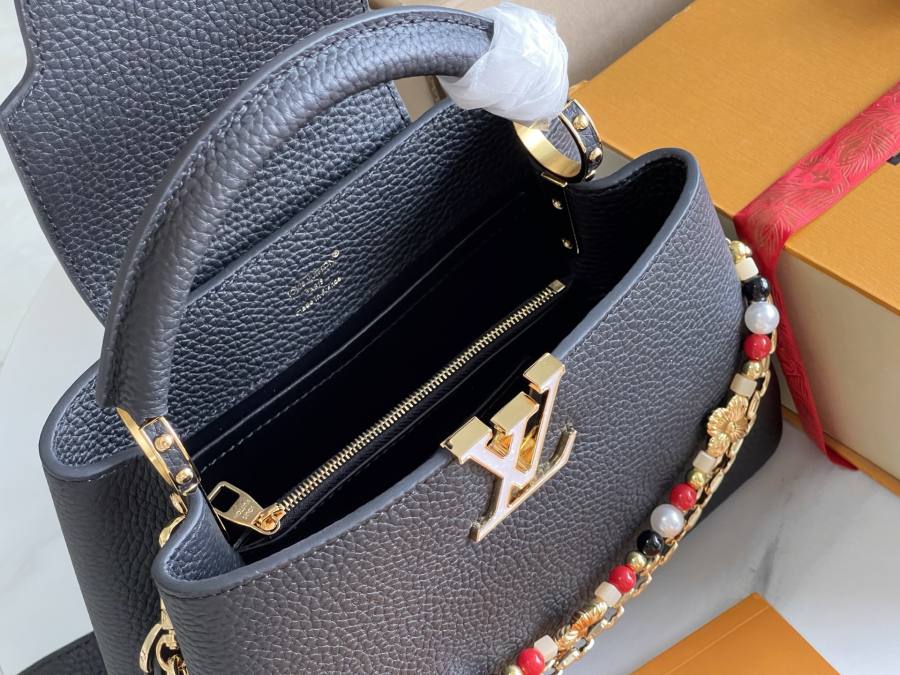 Louis Vuitton Capucines M29500 Black 302A