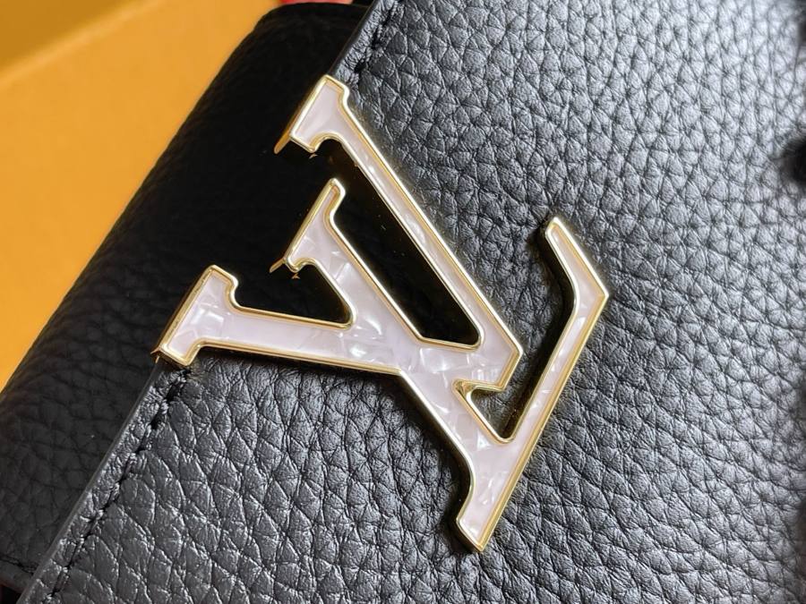 Louis Vuitton Capucines M29500 Black 49C5