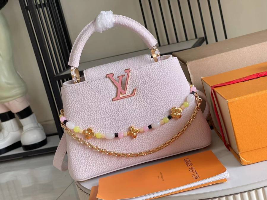 Louis Vuitton Capucines M29500 Light Pink 6484