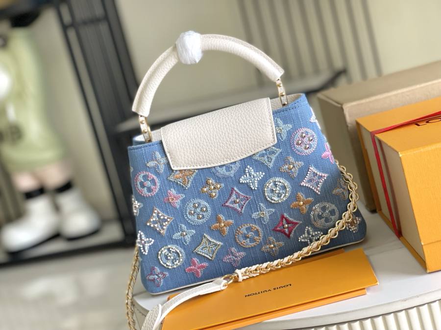 Louis Vuitton Capucines Mini M12947 21 x 14 x 8 Denim AB63