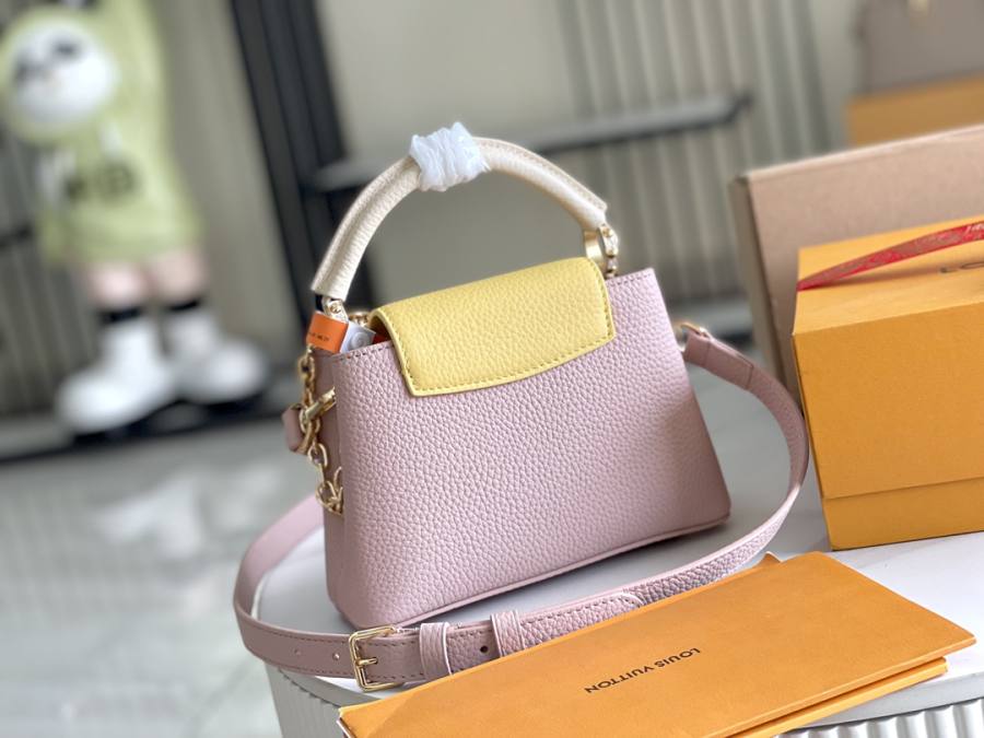 Louis Vuitton Capucines Pink 8394
