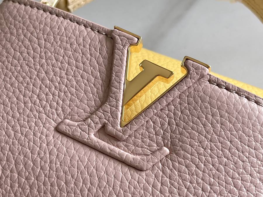 Louis Vuitton Capucines Pink 8394