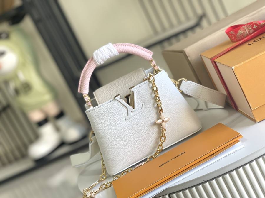 Louis Vuitton Capucines White 0334