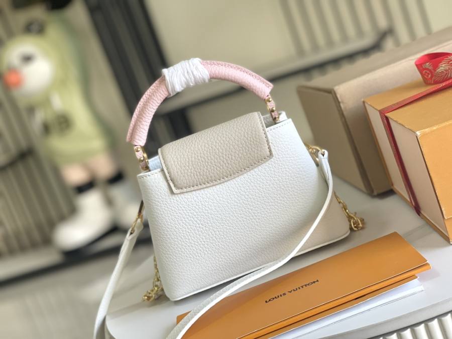 Louis Vuitton Capucines White 0334
