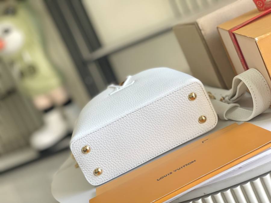 Louis Vuitton Capucines White 0334