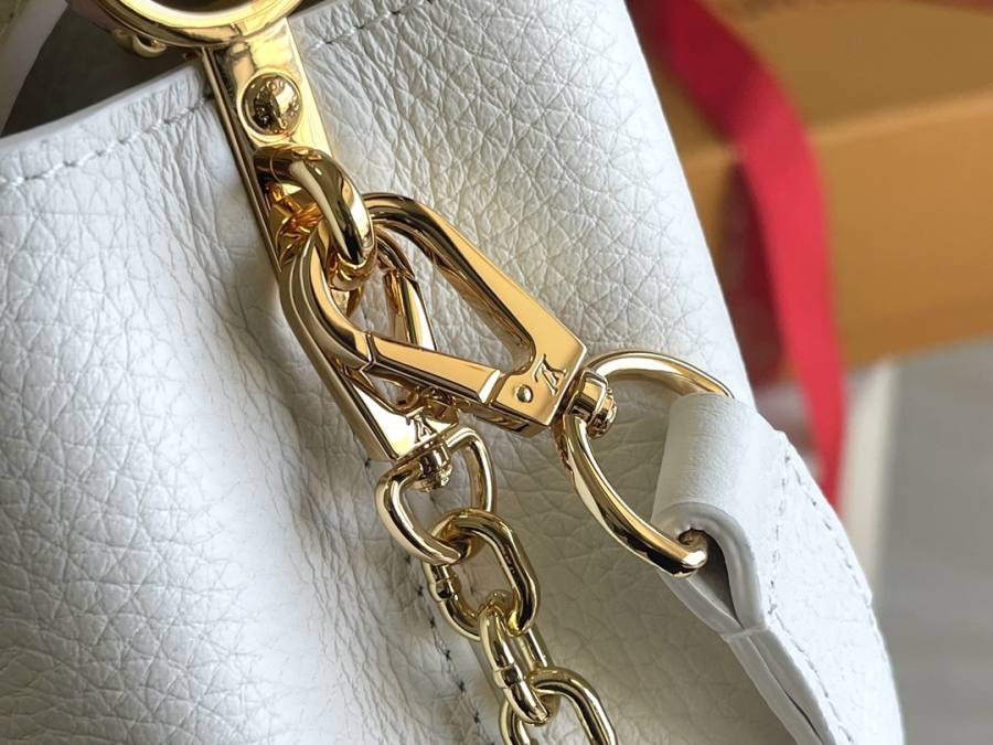 Louis Vuitton Capucines White 0334