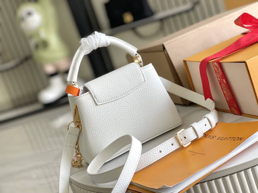 Louis Vuitton Capucines White 04B1