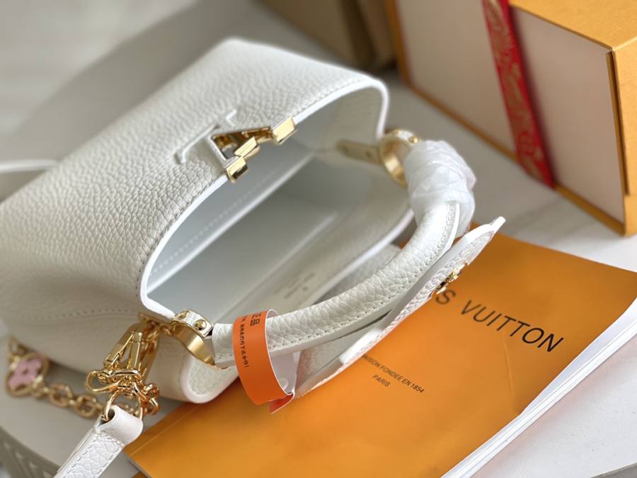 Louis Vuitton Capucines White 04B1