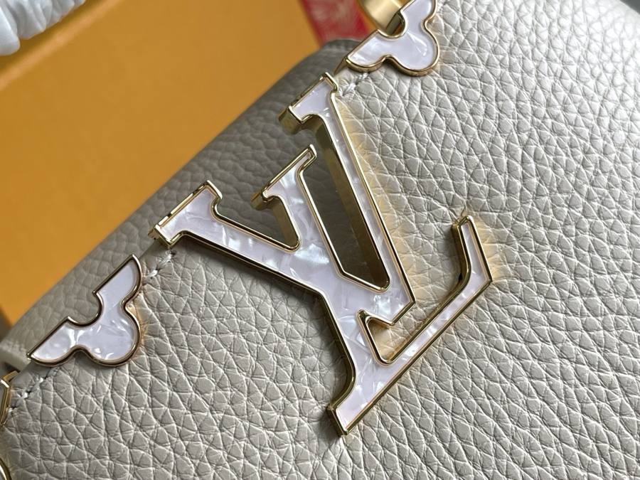 Louis Vuitton Capucines White 2AF8