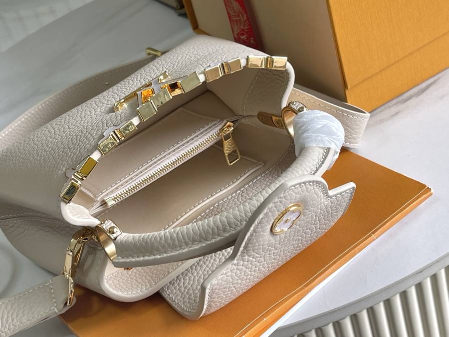 Louis Vuitton Capucines White 2AF8