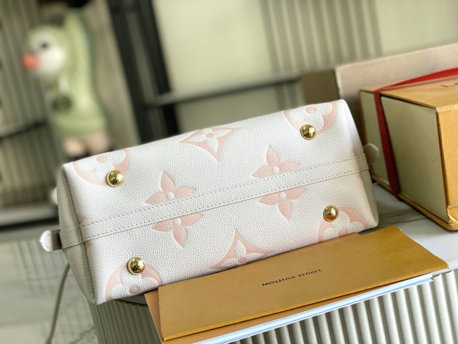 Louis Vuitton CarryAll PM M24141 29 x 24 x 12 AB06