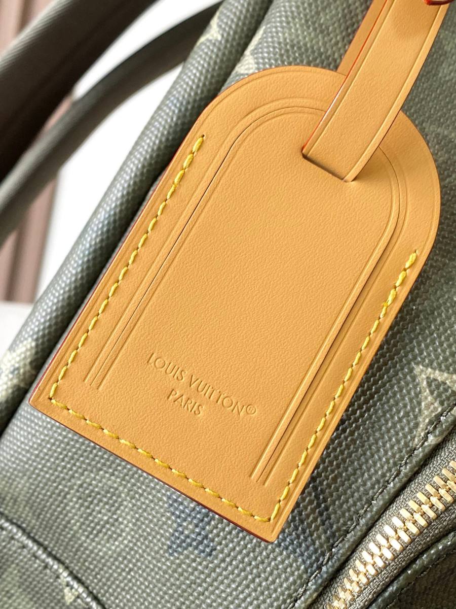 Louis Vuitton Christopher M29769 29 x 38 x 20 FB11