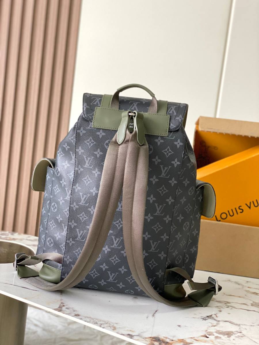 Louis Vuitton Christopher MM M28633 38 x 44 x 12 03F3