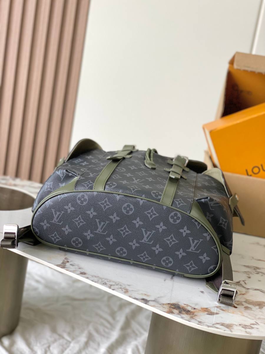 Louis Vuitton Christopher MM M28633 38 x 44 x 12 03F3