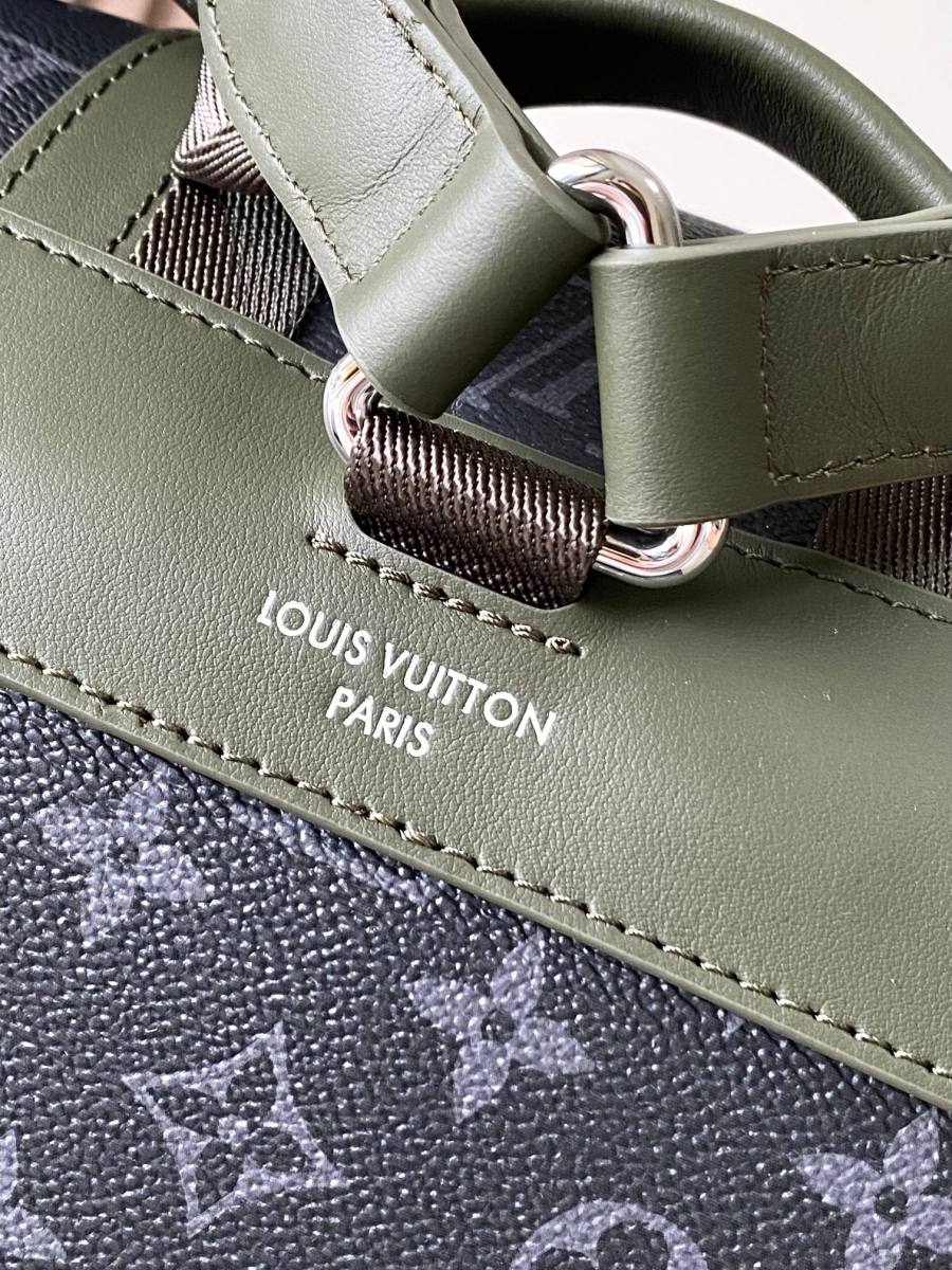 Louis Vuitton Christopher MM M28633 38 x 44 x 12 03F3