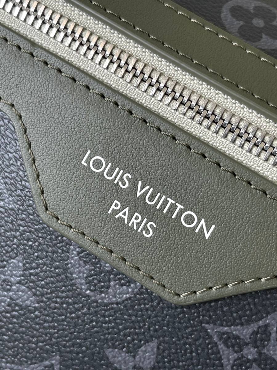 Louis Vuitton Courrier M28629 37 x 27 x 12 604F
