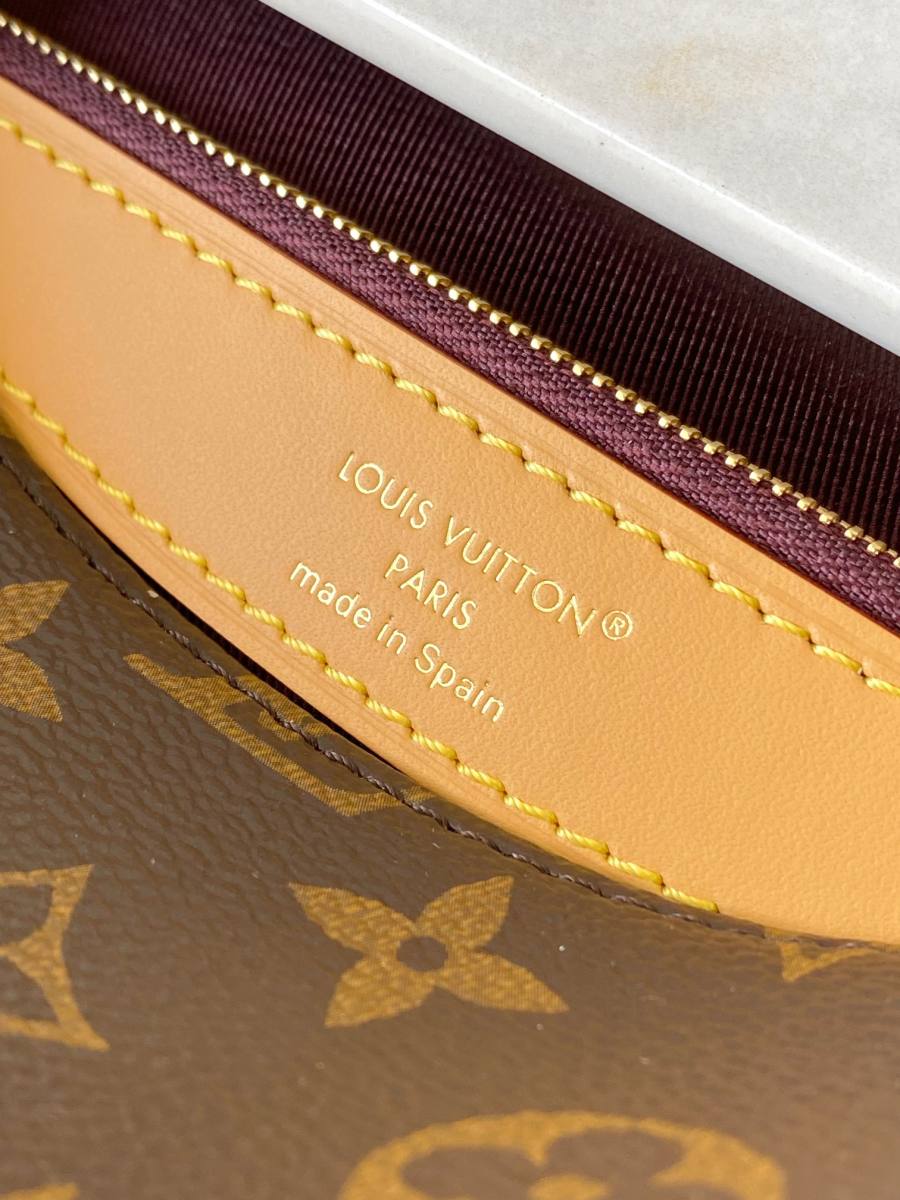 Louis Vuitton Diane M29631 26 x 11 x 31 F974