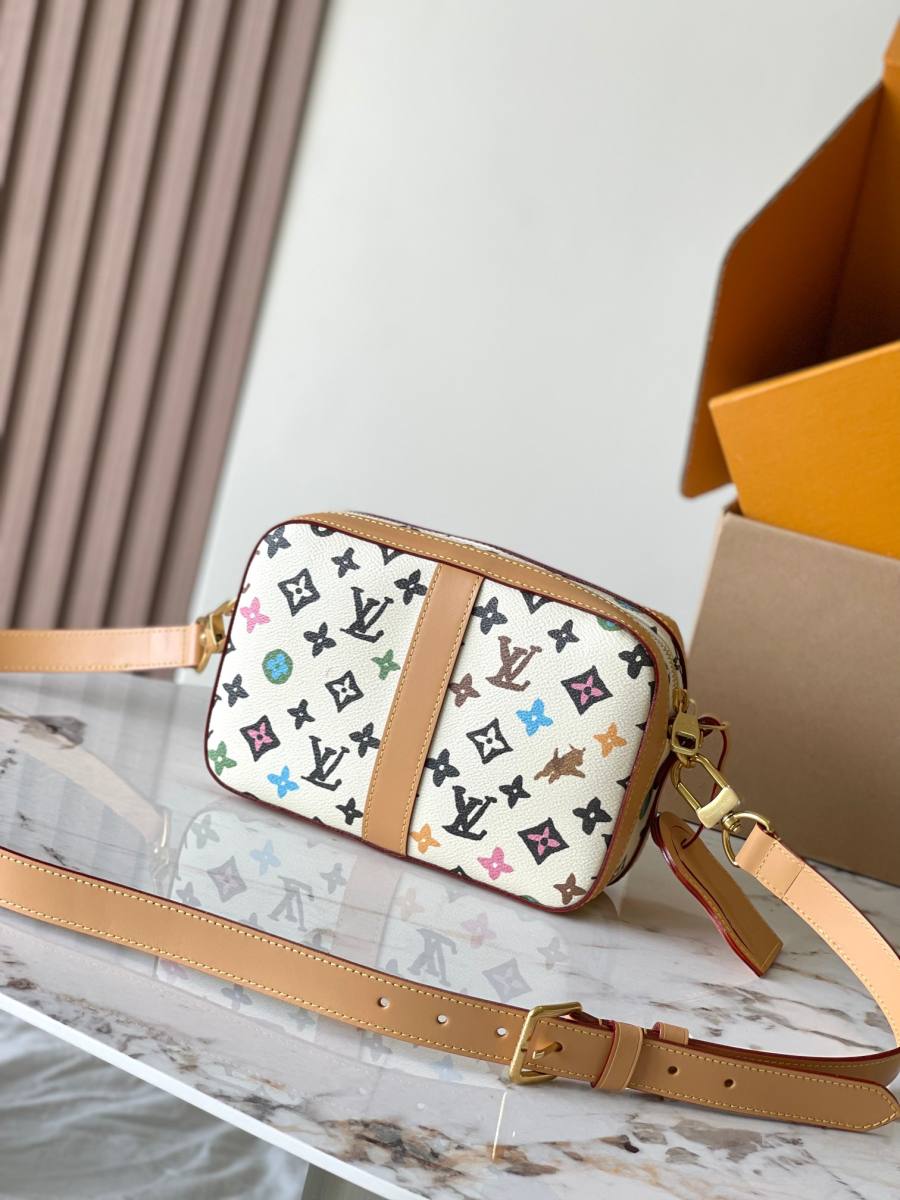 Louis Vuitton Envelope 7B13