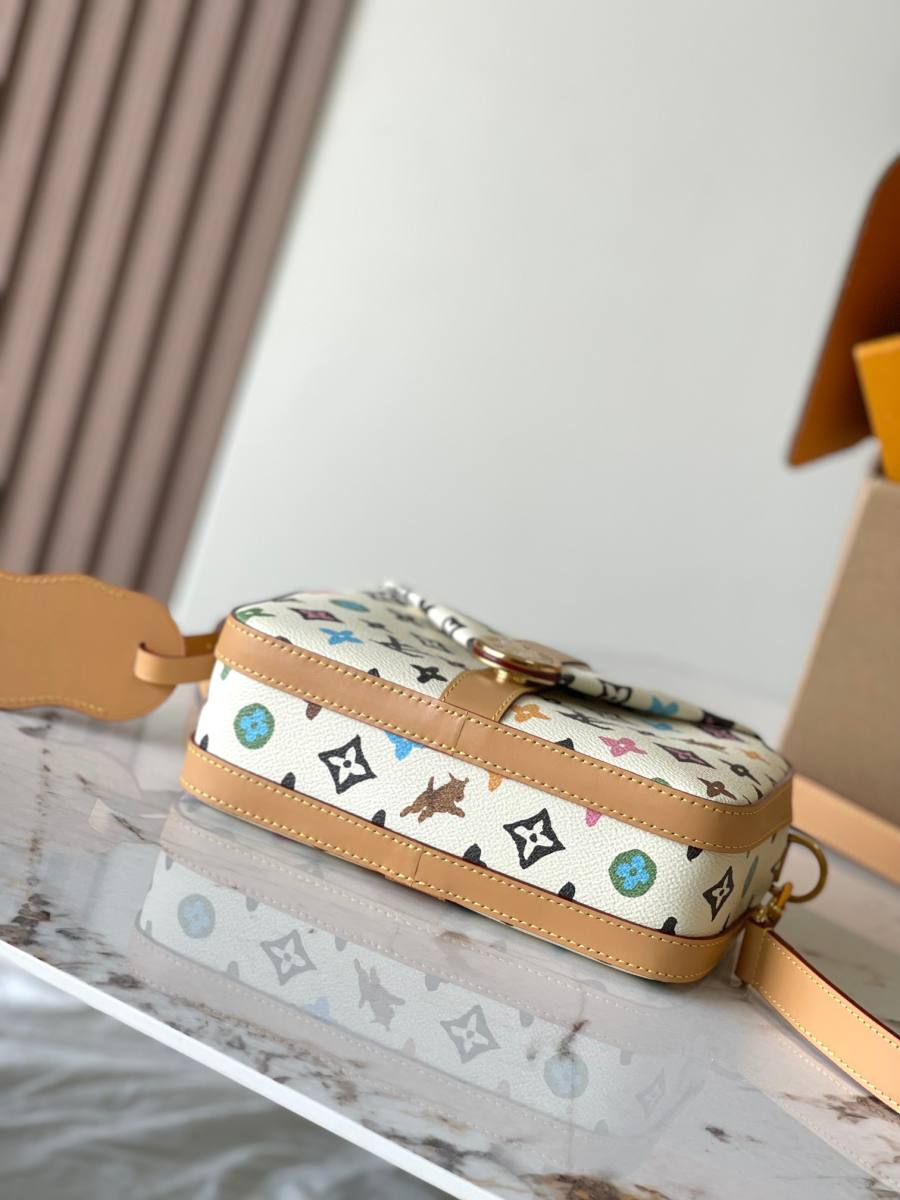 Louis Vuitton Envelope 7B13