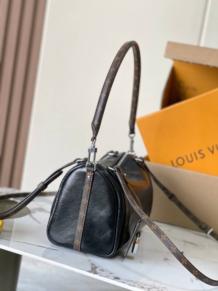 Louis Vuitton Express PM M27920 26 x 17 x 13.5 Black A139