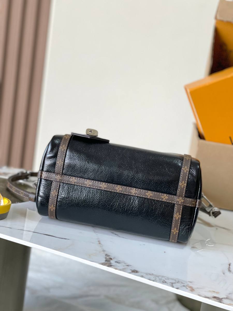 Louis Vuitton Express PM M27920 26 x 17 x 13.5 Black A139