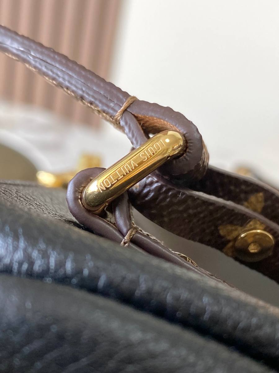 Louis Vuitton Express Travel M26037 45 x 20 x 27 Black 3D9E
