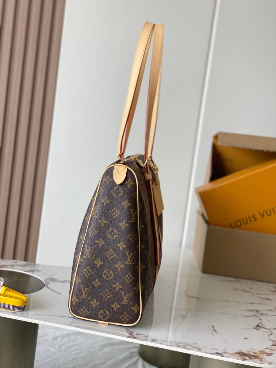 Louis Vuitton Flanerie 45 M2A305 15 x 45 x 3 B01A