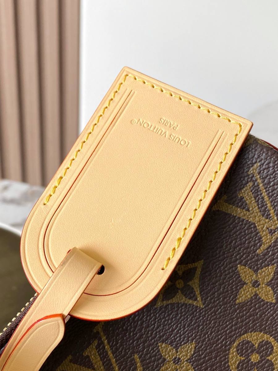 Louis Vuitton Flanerie 45 M2A305 15 x 45 x 3 B01A