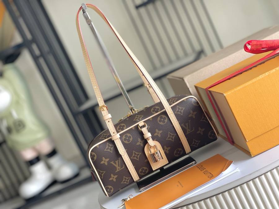 Louis Vuitton Hang On M47031 23 x 15 x 8 FAA7