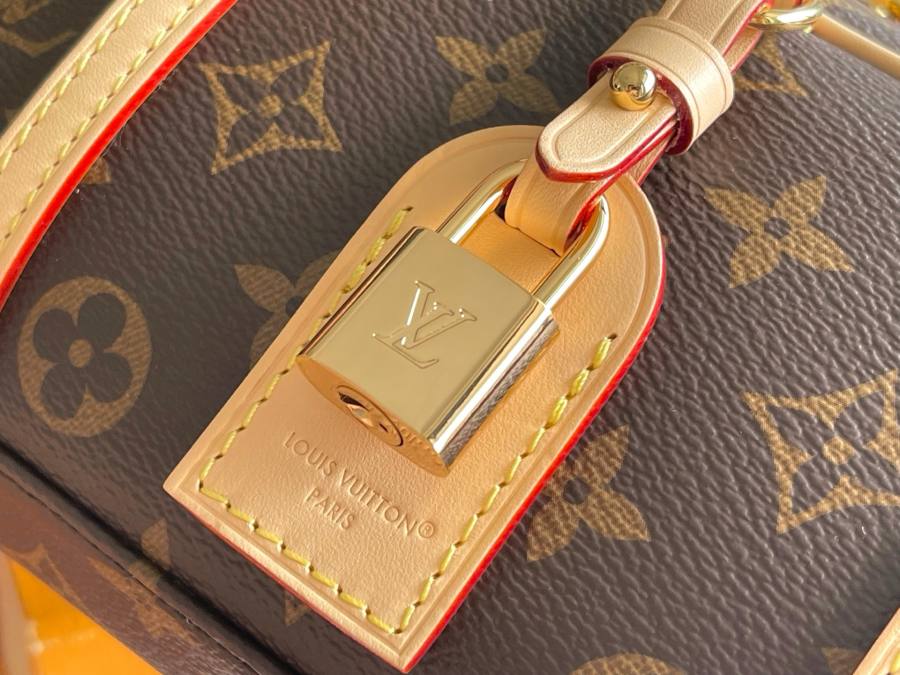 Louis Vuitton Hang On M47031 23 x 15 x 8 FAA7