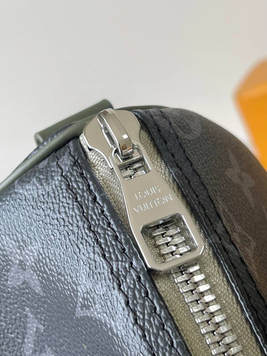 Louis Vuitton Keepall Bandouliere 25 M28638 25 x 15 x 11 499C
