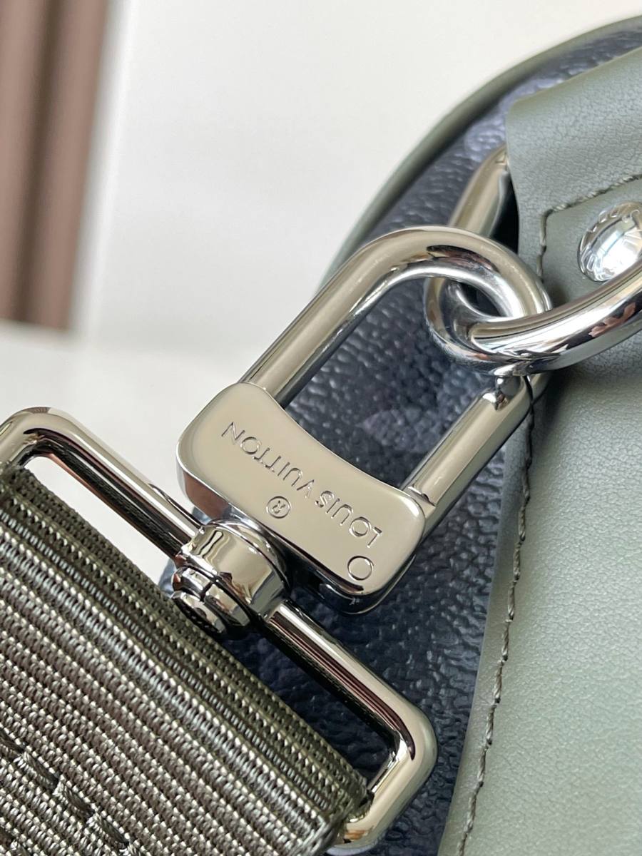 Louis Vuitton Keepall Bandouliere 25 M28638 25 x 15 x 11 499C
